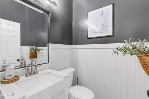 Bath - 3076 E Vallejo Dr, Gilbert, AZ 85298 photo 4 of 12
