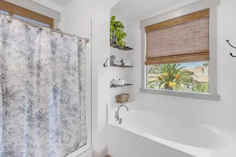 Bath - 3076 E Vallejo Dr, Gilbert, AZ 85298 photo 7 of 12