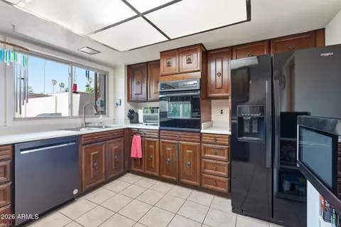 Kitchen - 1407 E Malibu Dr, Tempe, AZ 85282 photo 1 of 5