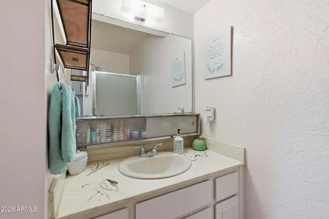 Bath - 1407 E Malibu Dr, Tempe, AZ 85282 photo 1 of 4