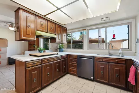 Kitchen - 1407 E Malibu Dr, Tempe, AZ 85282 photo 2 of 5
