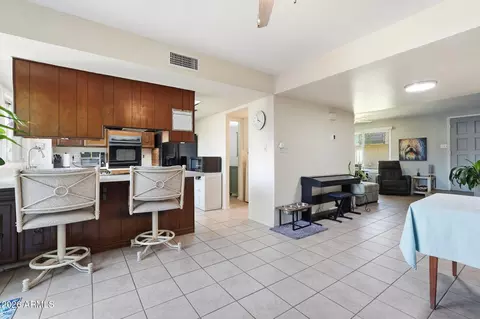 Kitchen - 1407 E Malibu Dr, Tempe, AZ 85282 photo 5 of 5