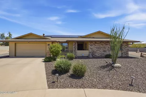 10110 W Pine Springs Dr, Sun City, AZ 85373