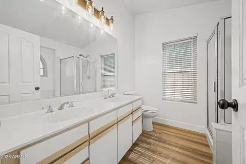 Bath - 3701 E Renee Dr, Phoenix, AZ 85050 photo 1 of 3
