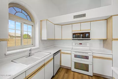 Kitchen - 3701 E Renee Dr, Phoenix, AZ 85050 photo 2 of 3