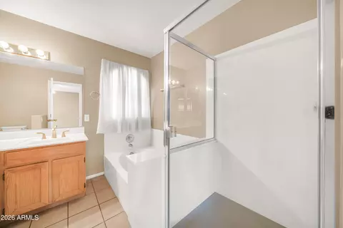 Bath - 4502 E Saint John Rd, Phoenix, AZ 85032 photo 1 of 3