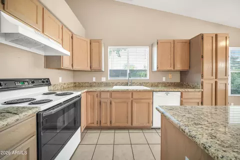 Kitchen - 4502 E Saint John Rd, Phoenix, AZ 85032 photo 2 of 2