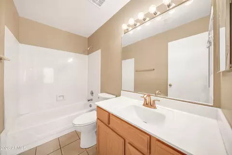 Bath - 4502 E Saint John Rd, Phoenix, AZ 85032 photo 3 of 3