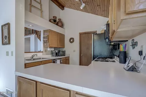Kitchen - 5189 N Juniper Loop, Pine, AZ 85544 photo 2 of 4