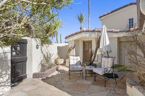 Exterior - 5710 E Camelback Rd, Phoenix, AZ 85018 photo 6 of 9