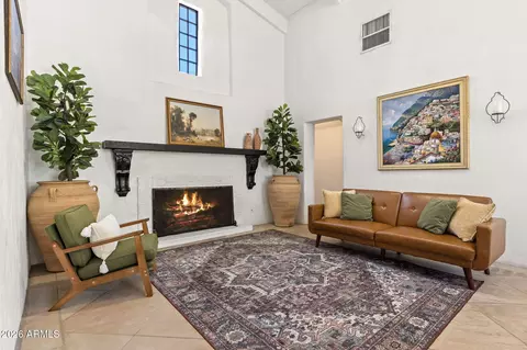 Living - 5710 E Camelback Rd, Phoenix, AZ 85018 photo 1 of 2