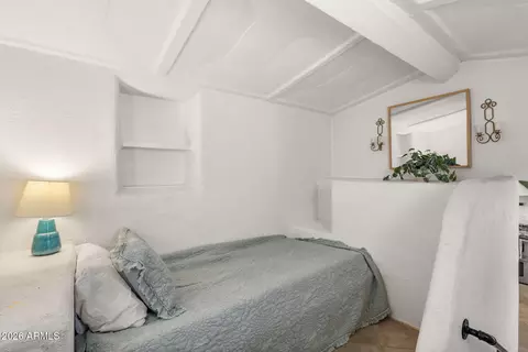 Bedroom - 5710 E Camelback Rd, Phoenix, AZ 85018 photo 5 of 7