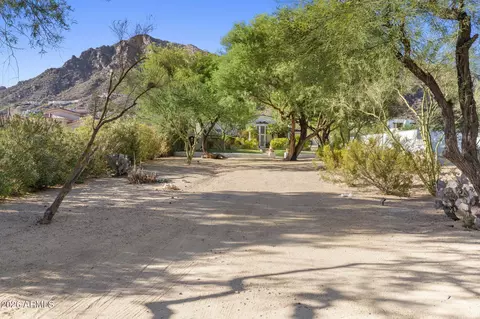 Exterior - 5710 E Camelback Rd, Phoenix, AZ 85018 photo 9 of 9