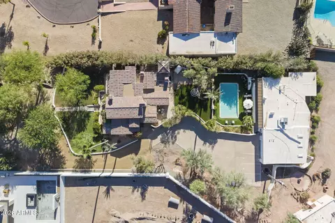 View/Area - 5710 E Camelback Rd, Phoenix, AZ 85018 photo 1 of 2