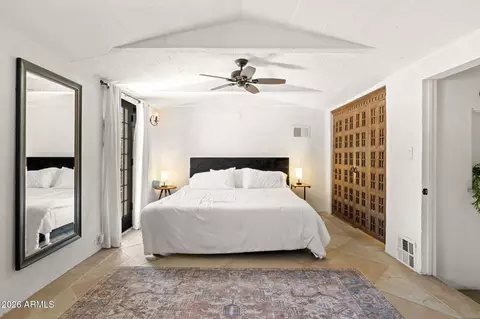 Bedroom - 5710 E Camelback Rd, Phoenix, AZ 85018 photo 2 of 7