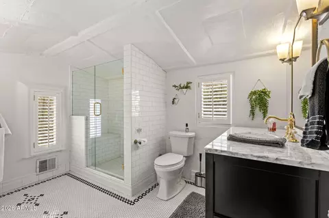 Bath - 5710 E Camelback Rd, Phoenix, AZ 85018 photo 1 of 6