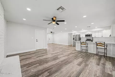Living - 1633 E Wesleyan Dr, Tempe, AZ 85282 photo 5 of 6
