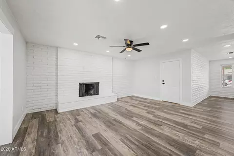 Living - 1633 E Wesleyan Dr, Tempe, AZ 85282 photo 4 of 6