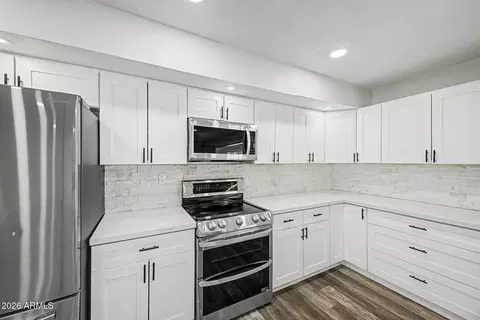 Kitchen - 1633 E Wesleyan Dr, Tempe, AZ 85282 photo 3 of 3