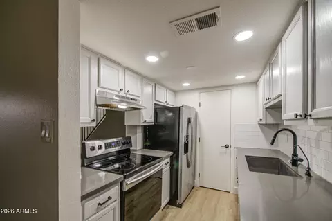 Kitchen - 4103 W Wonderview Rd, Phoenix, AZ 85019 photo 1 of 3