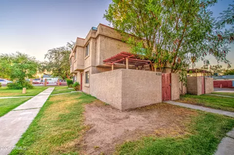 Exterior - 4103 W Wonderview Rd, Phoenix, AZ 85019 photo 1 of 2