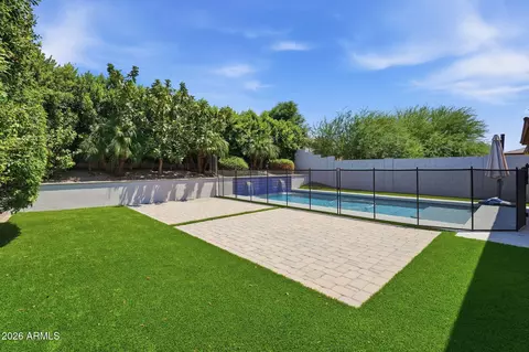 Exterior - 6620 E Libby St, Phoenix, AZ 85054 photo 9 of 11