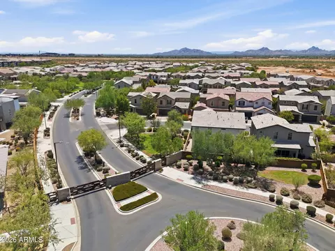 View/Area - 6620 E Libby St, Phoenix, AZ 85054 photo 4 of 6