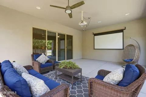 Exterior - 6620 E Libby St, Phoenix, AZ 85054 photo 5 of 11