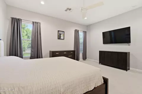 Bedroom - 6620 E Libby St, Phoenix, AZ 85054 photo 2 of 6