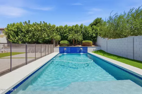 Exterior - 6620 E Libby St, Phoenix, AZ 85054 photo 4 of 11