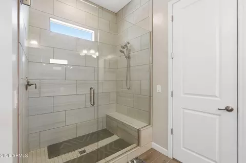 Bath - 6620 E Libby St, Phoenix, AZ 85054 photo 2 of 3