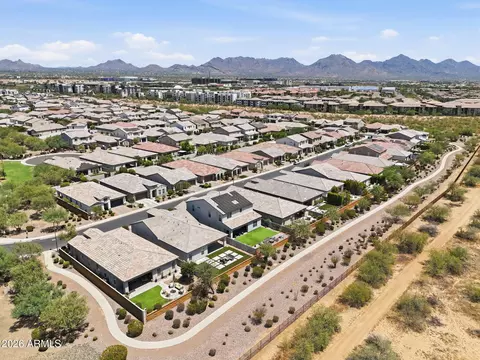 View/Area - 6620 E Libby St, Phoenix, AZ 85054 photo 6 of 6
