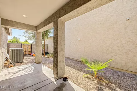 Exterior - 255 N 69th Pl, Mesa, AZ 85207 photo 6 of 9