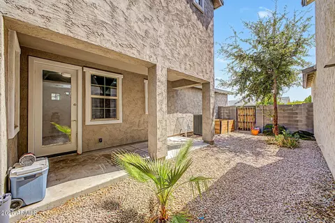 Exterior - 255 N 69th Pl, Mesa, AZ 85207 photo 7 of 9