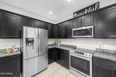 Kitchen - 255 N 69th Pl, Mesa, AZ 85207 photo 2 of 3