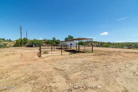 Exterior - 985 E Saguaro Dr, Globe, AZ 85501 photo 7 of 8