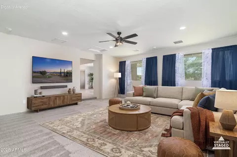 Living - 985 E Saguaro Dr, Globe, AZ 85501 photo 2 of 4