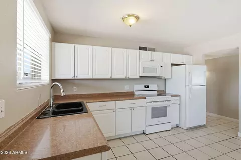 Kitchen - 2964 N 53rd Dr, Phoenix, AZ 85031 photo 2 of 3