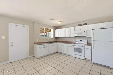 Kitchen - 2964 N 53rd Dr, Phoenix, AZ 85031 photo 1 of 3
