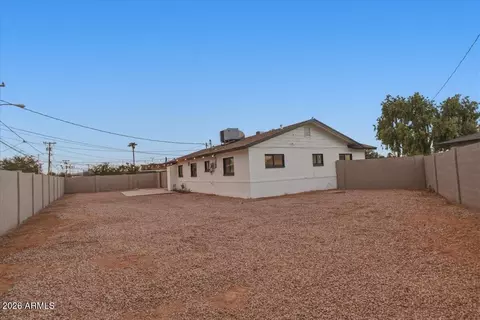 Exterior - 2038 E Cheery Lynne Rd, Phoenix, AZ 85016 photo 4 of 7