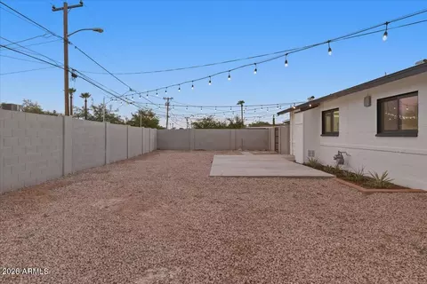 Exterior - 2038 E Cheery Lynne Rd, Phoenix, AZ 85016 photo 7 of 7