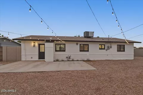 Exterior - 2038 E Cheery Lynne Rd, Phoenix, AZ 85016 photo 1 of 7
