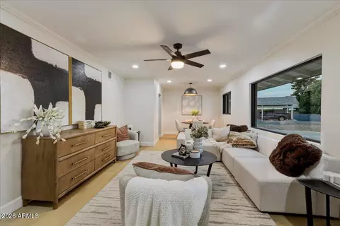 Living - 2038 E Cheery Lynne Rd, Phoenix, AZ 85016 photo 2 of 3