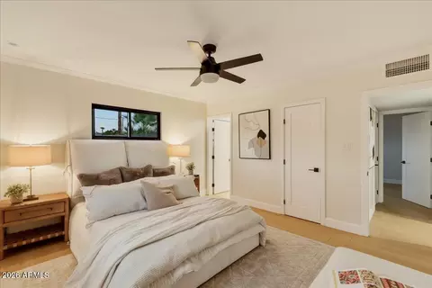 Bedroom - 2038 E Cheery Lynne Rd, Phoenix, AZ 85016 photo 3 of 5