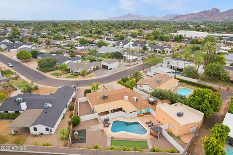 View/Area - 2929 N 55th Pl, Phoenix, AZ 85018 photo 3 of 6