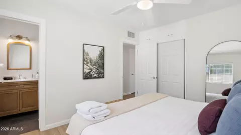 Bedroom - 2929 N 55th Pl, Phoenix, AZ 85018 photo 2 of 13