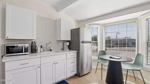 Kitchen - 2929 N 55th Pl, Phoenix, AZ 85018 photo 3 of 3