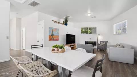 Dining - 2929 N 55th Pl, Phoenix, AZ 85018 photo 2 of 4