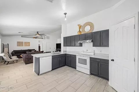Kitchen - 3749 E Thornton Ave, Gilbert, AZ 85297 photo 2 of 3