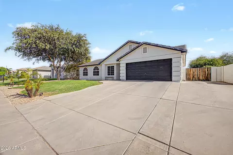 Exterior - 3749 E Thornton Ave, Gilbert, AZ 85297 photo 3 of 9